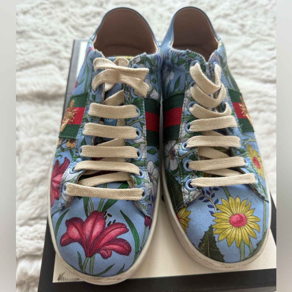 Floral Gucci women’s sneakers .